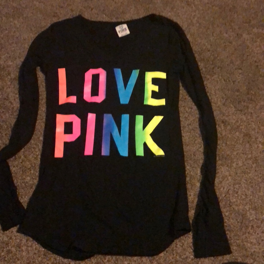 Long sleeve black shirt.
